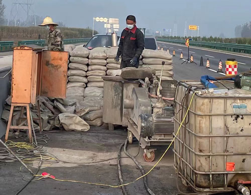 乌兰浩特高速路病害处理